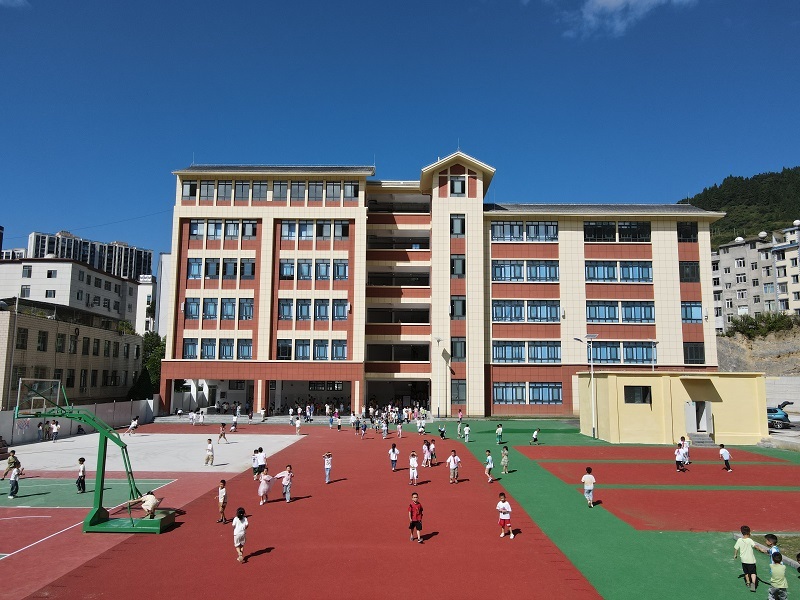 2-800中国五矿援建的扎西小学麒麟分校.jpg