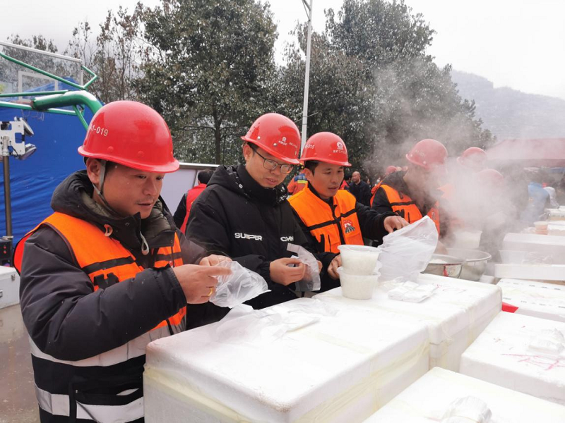 7-800“勇赴灾区 救援先锋紧急行动”入选2024年“央企十大暖镜头”.jpg