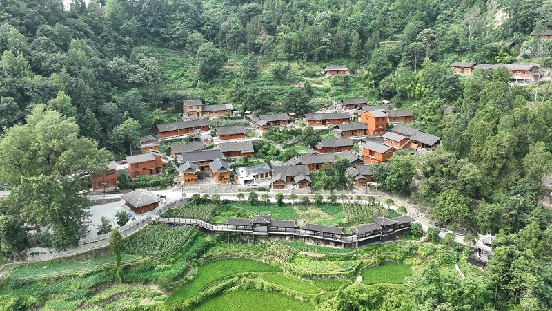 11-800德江县共和镇焕河村全景.jpg